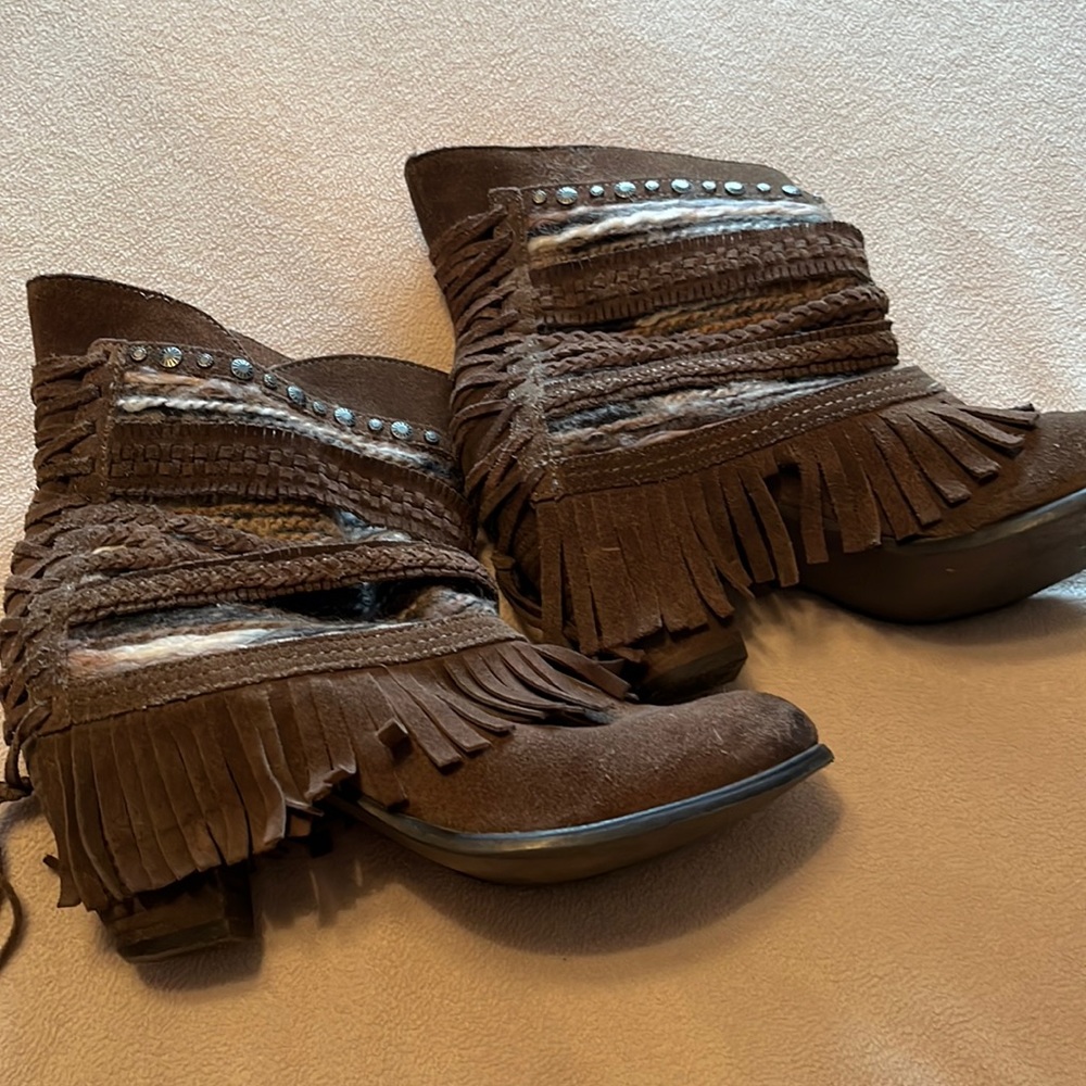 Suede boots